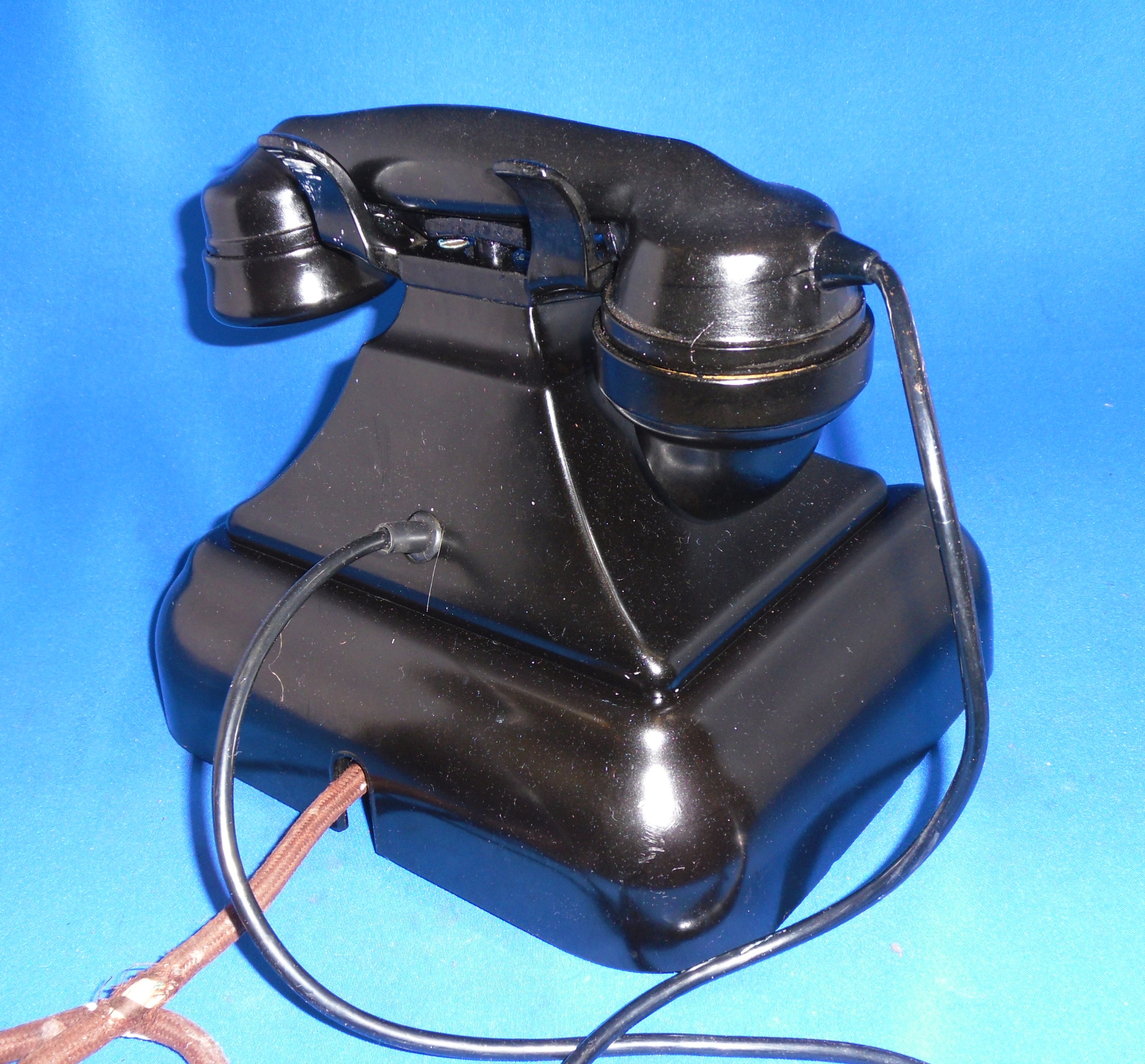 1930s Telephone Pyramid GPO King with Intercom Switching 232 Series Bakelite Telephone With Interco - Image 3 of 9