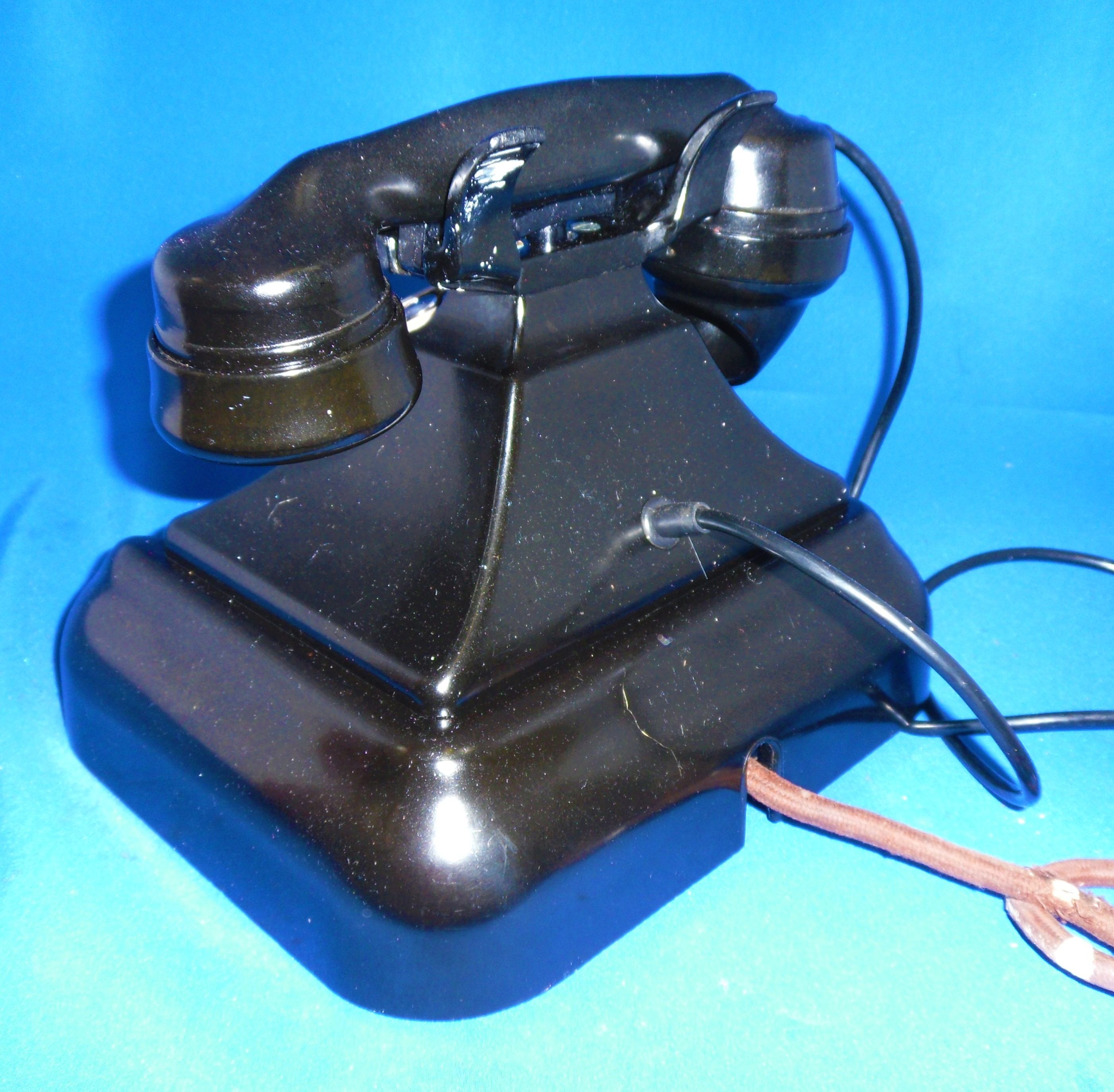 1930s Telephone Pyramid GPO King with Intercom Switching 232 Series Bakelite Telephone With Interco - Image 4 of 9