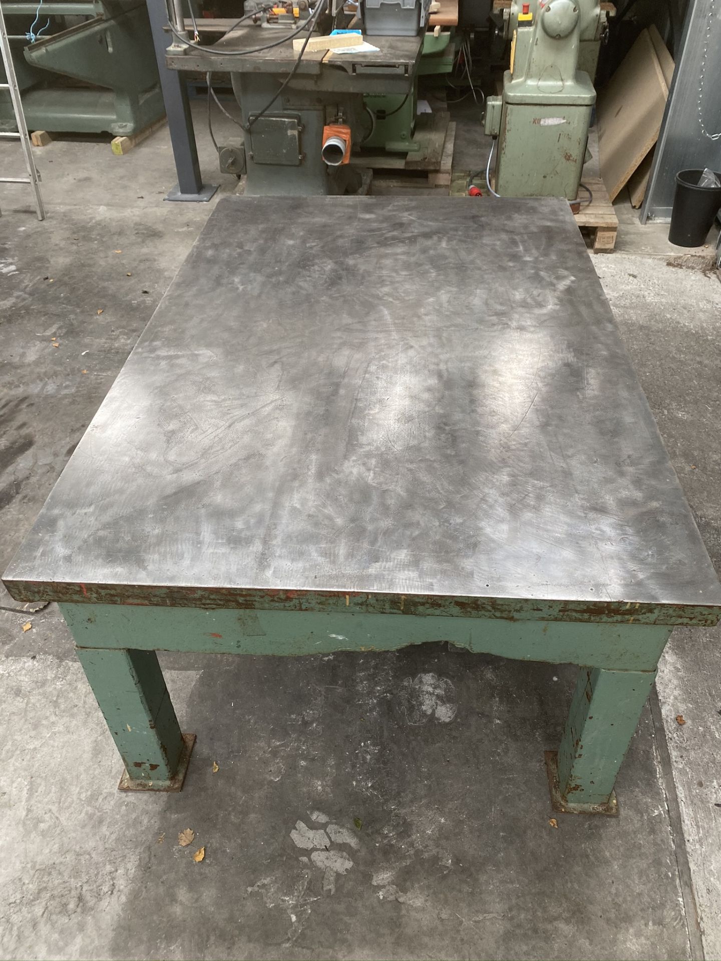 6FT X 4FT Cast iron surface table - Image 4 of 6