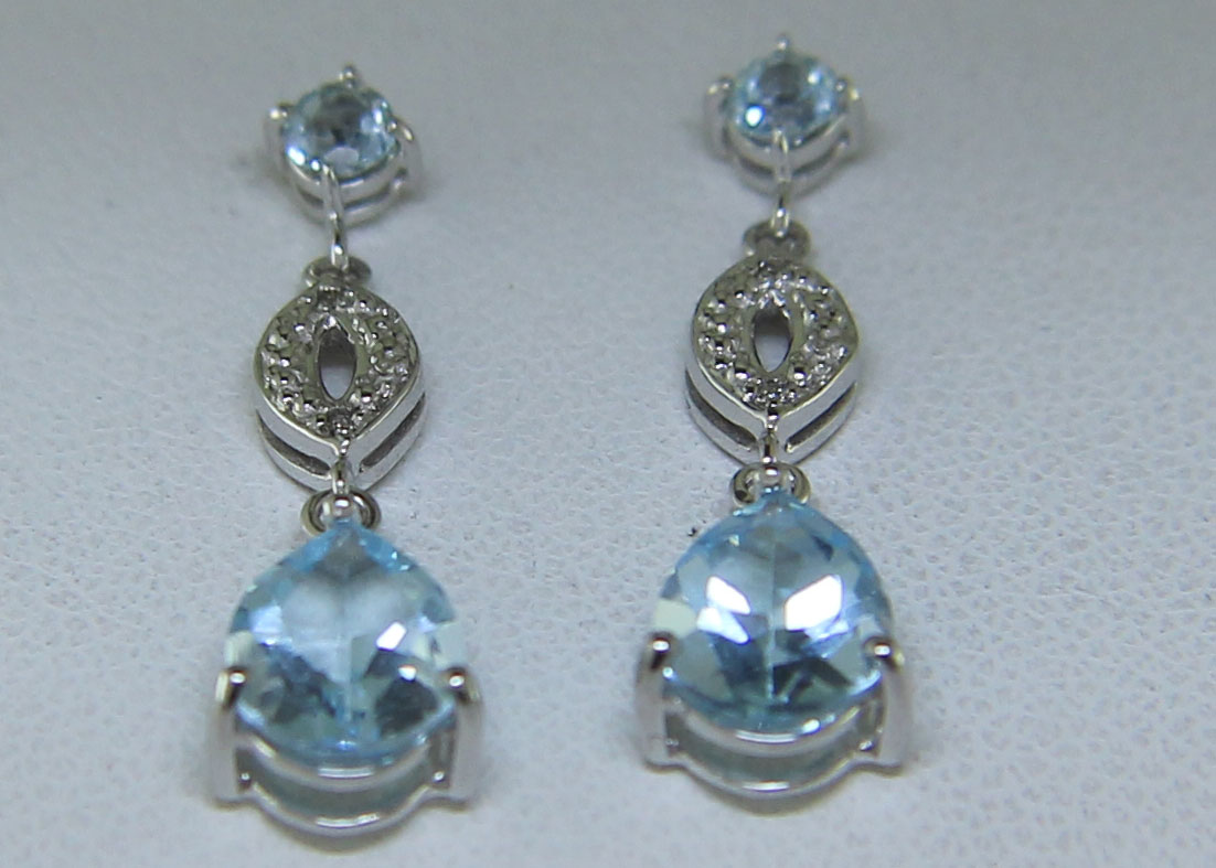 9ct White Gold Diamond And Blue Topaz Earrings - Image 2 of 3