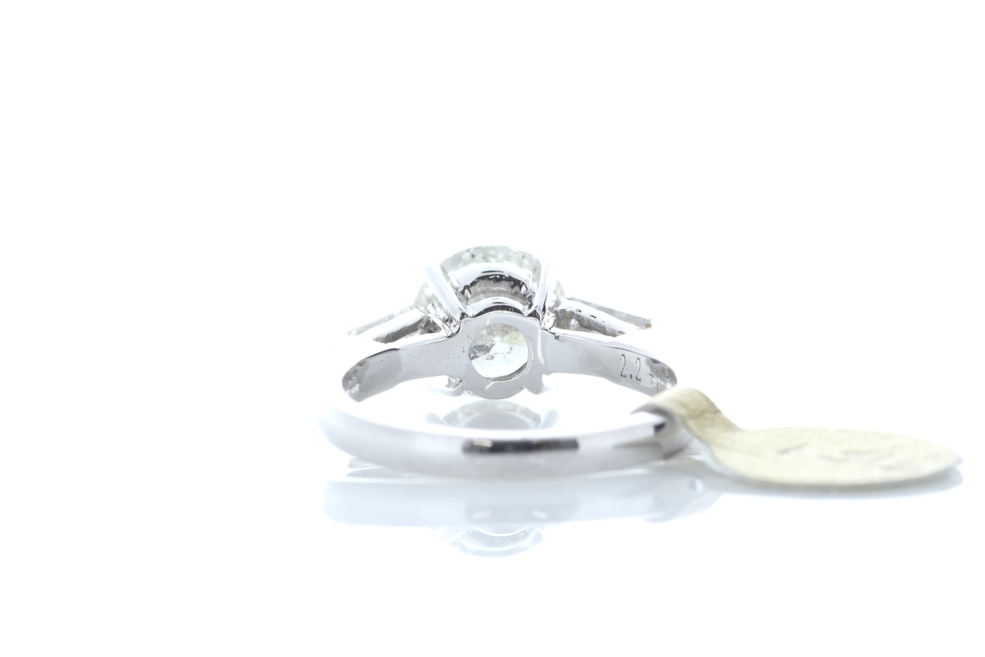 18ct White Gold Baguette Shoulders Diamond Ring 2.20 Carats - Image 3 of 5