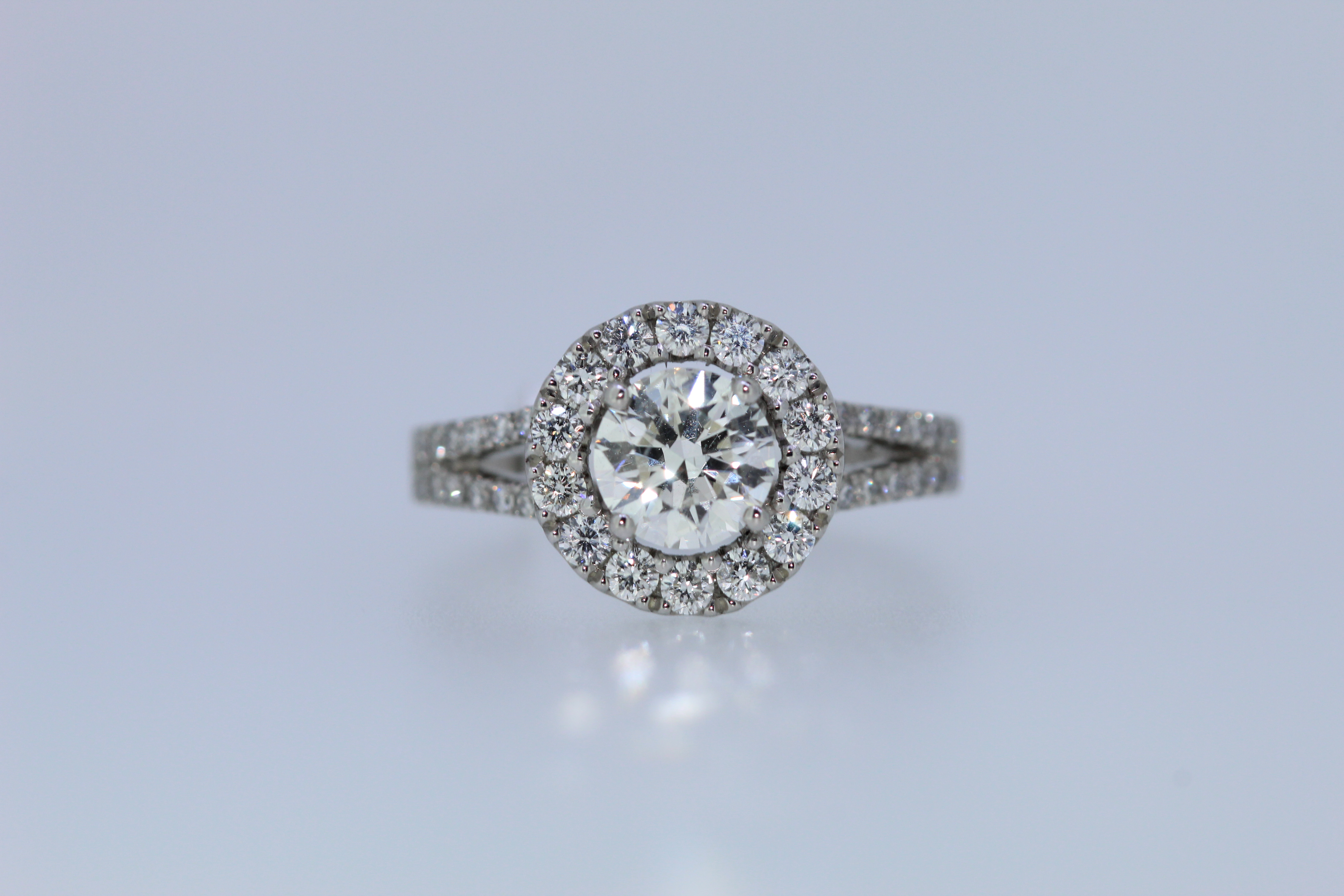 Platinum Hallmarked Diamond Set Ring - Image 2 of 7