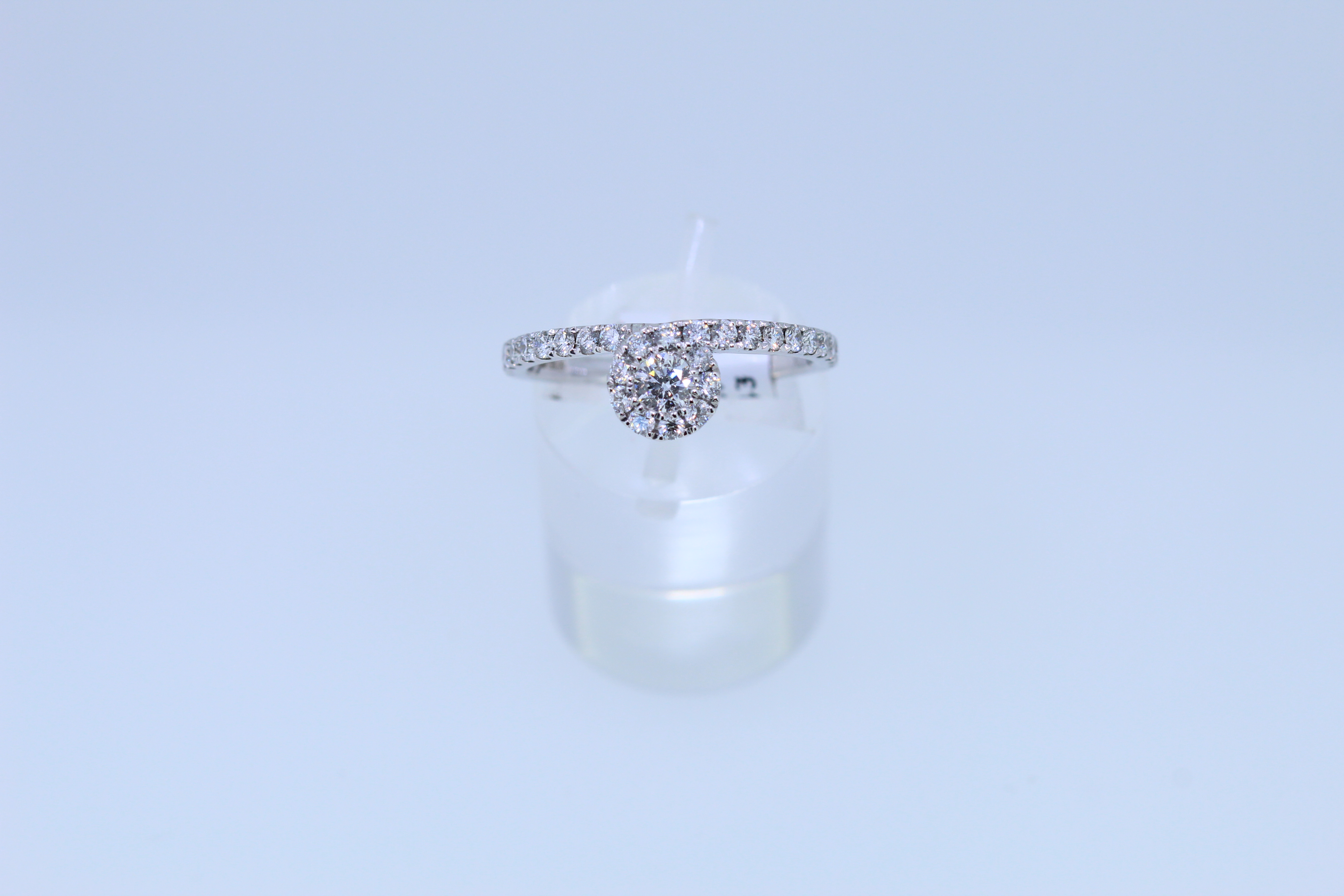 18ct Hallmark Diamond Set Ring