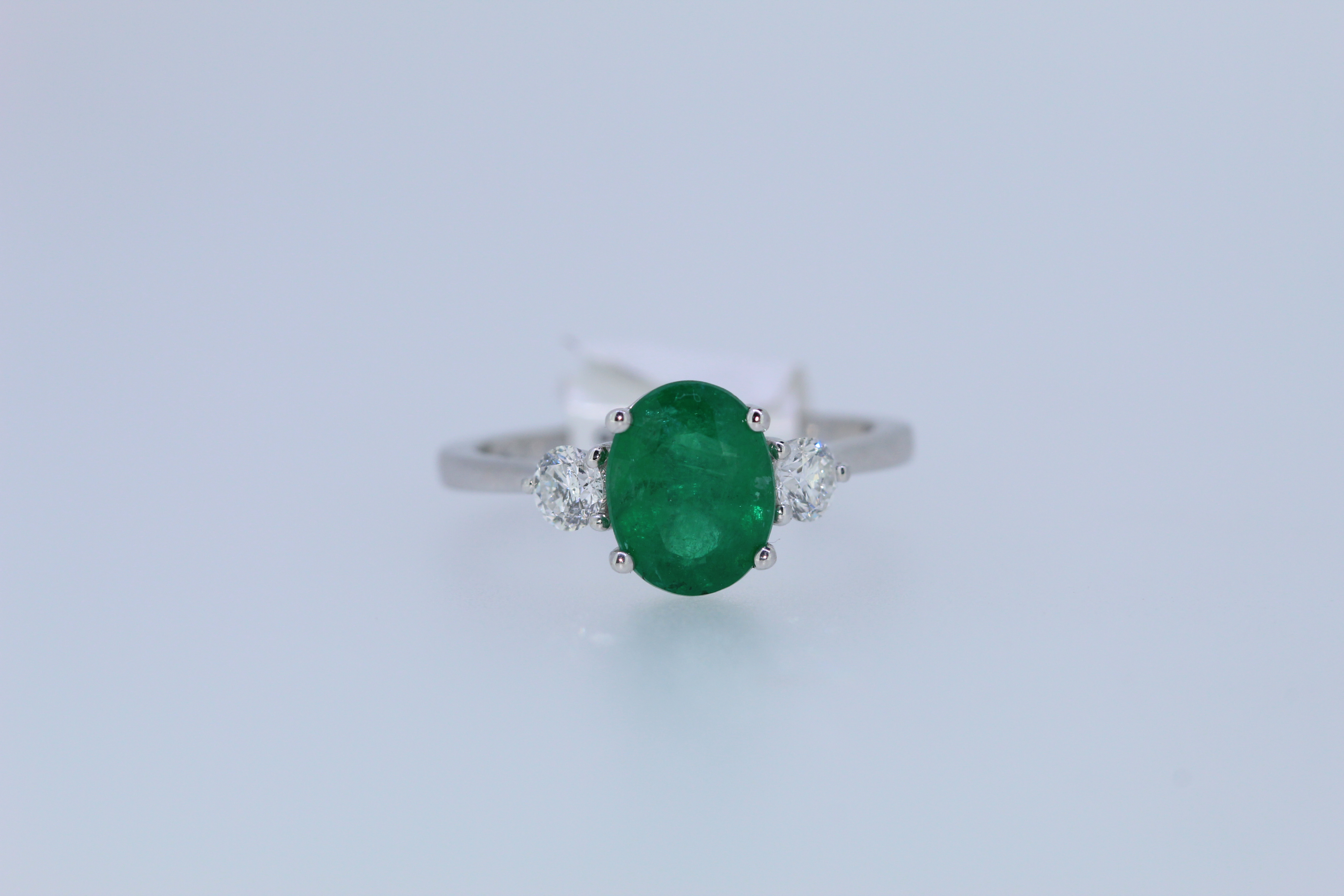 18ct Uk Hallmark White Gold Emerald And Diamond Ring - Image 5 of 5