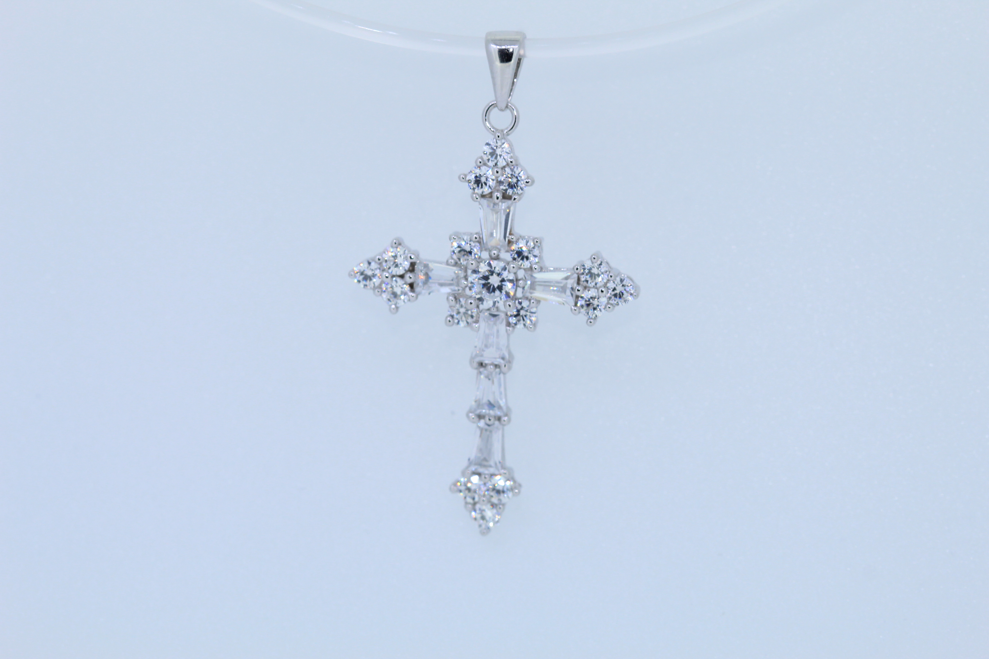 Stamped 375 Silver Cubic Zirconia Set Cross Pendant - Image 2 of 3