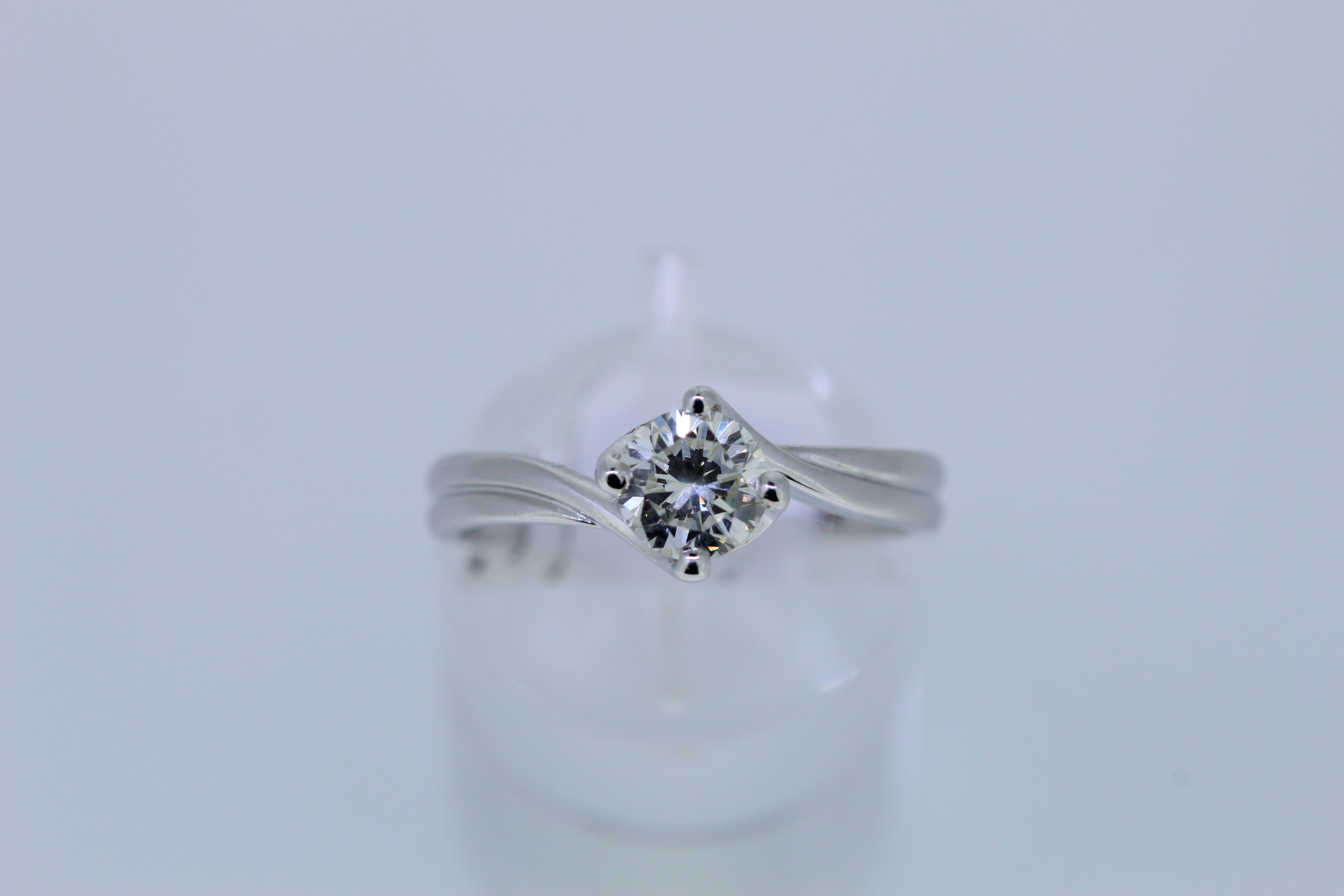 18ct White Gold Diamond Solitaire Ring