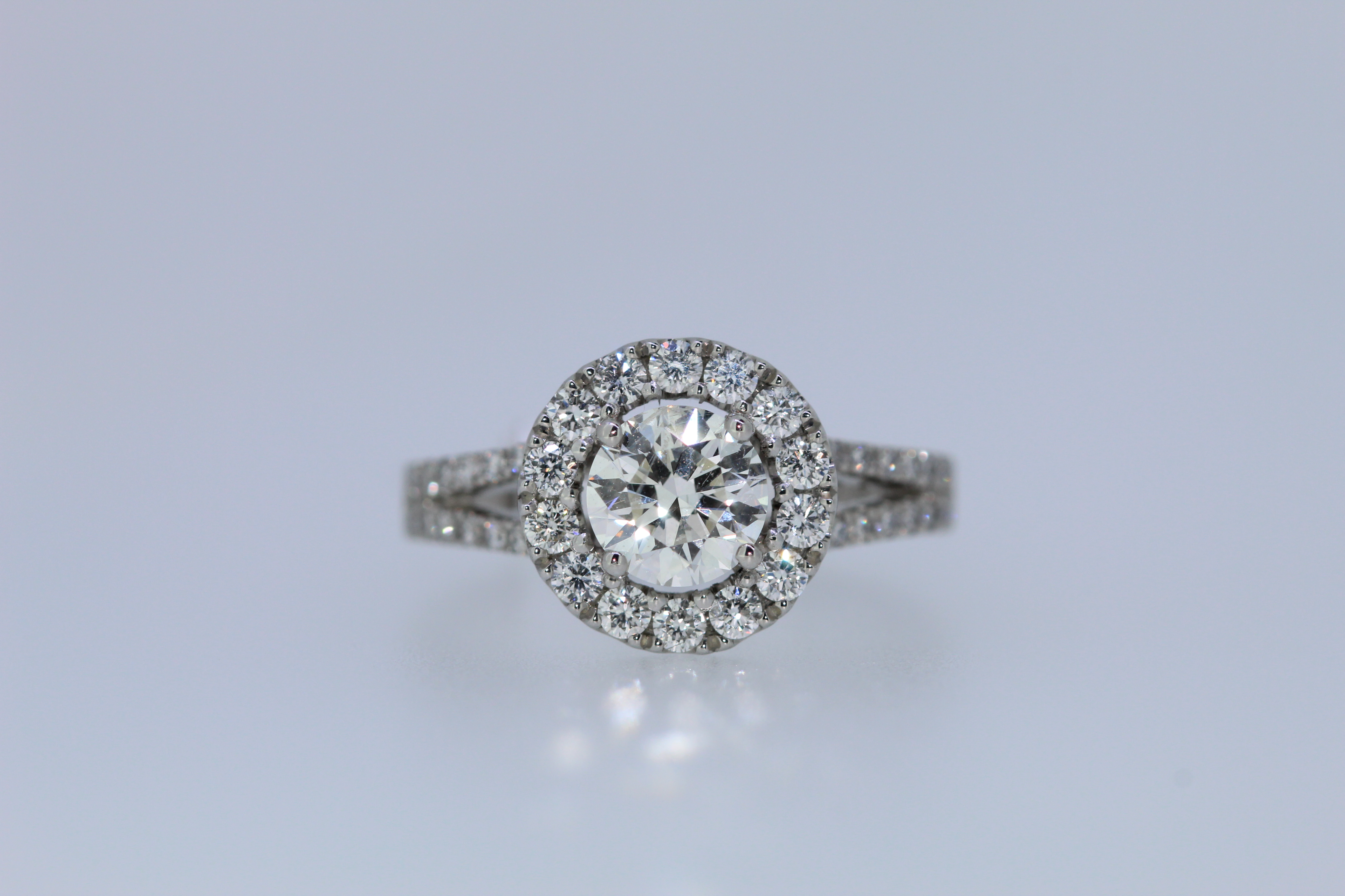 Platinum Hallmarked Diamond Set Ring - Image 3 of 7