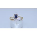 18k Yellow Gold Sapphire And Diamond Ring