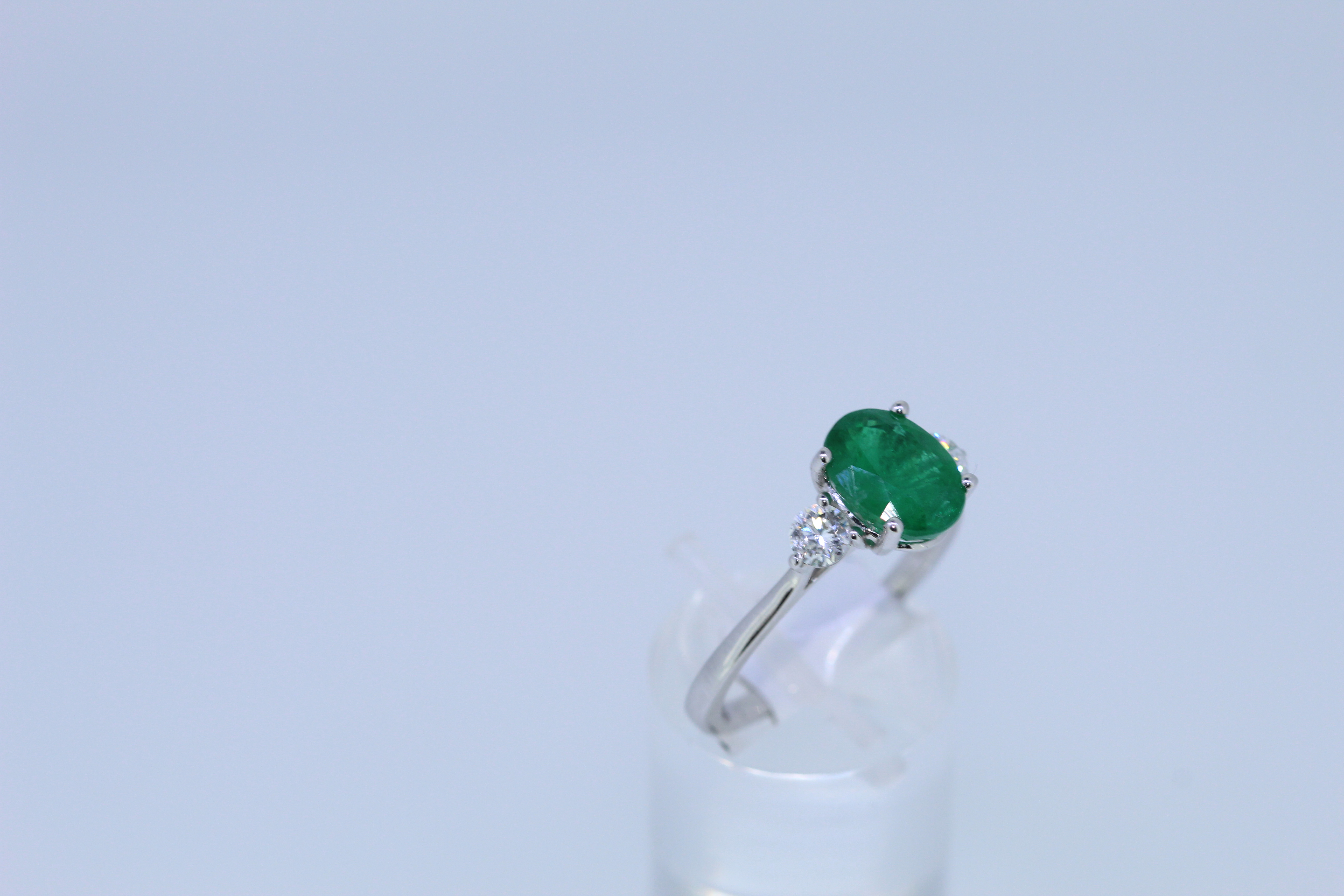 18ct Uk Hallmark White Gold Emerald And Diamond Ring - Image 2 of 5