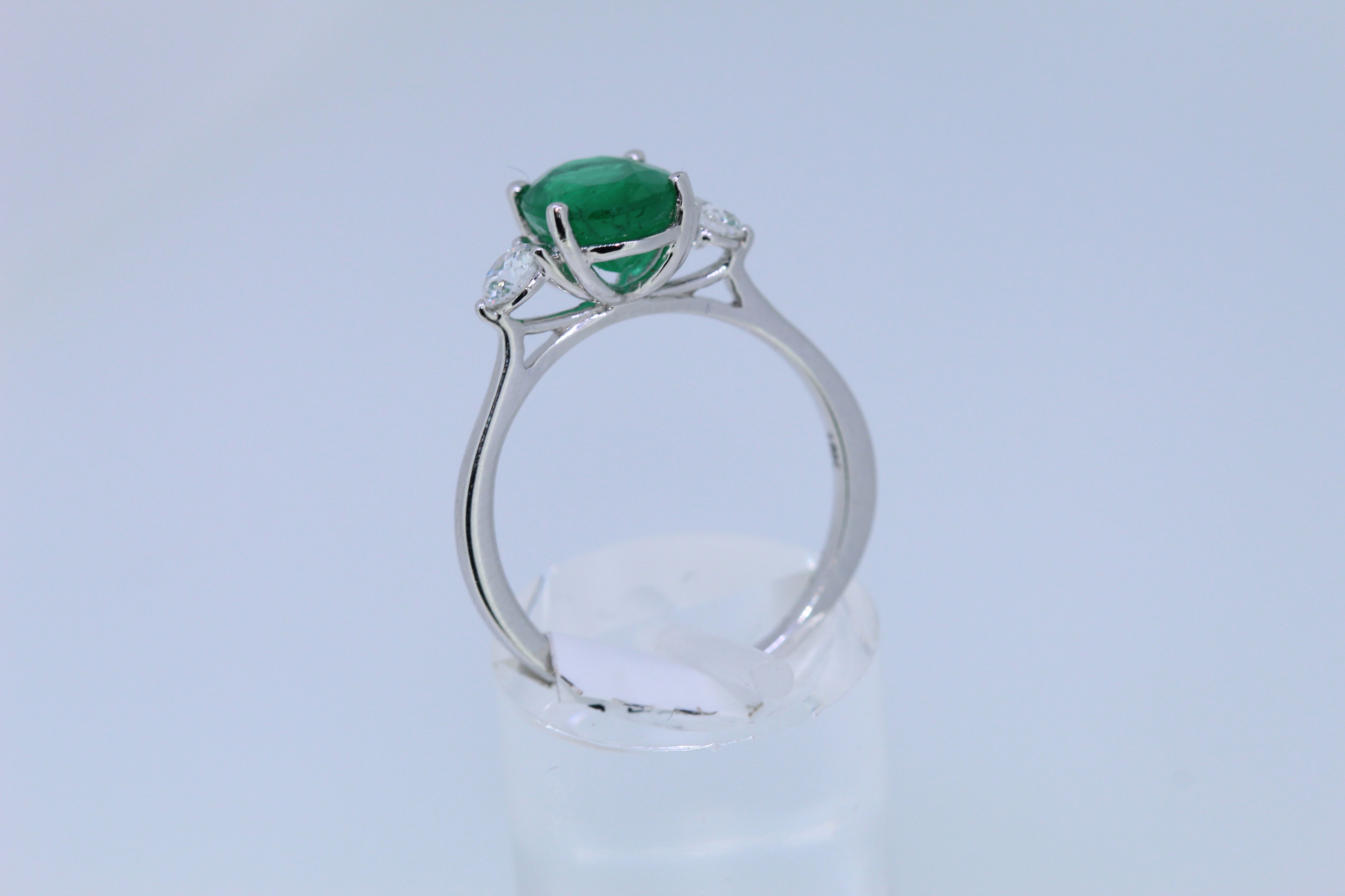 18ct Uk Hallmark White Gold Emerald And Diamond Ring - Image 4 of 5