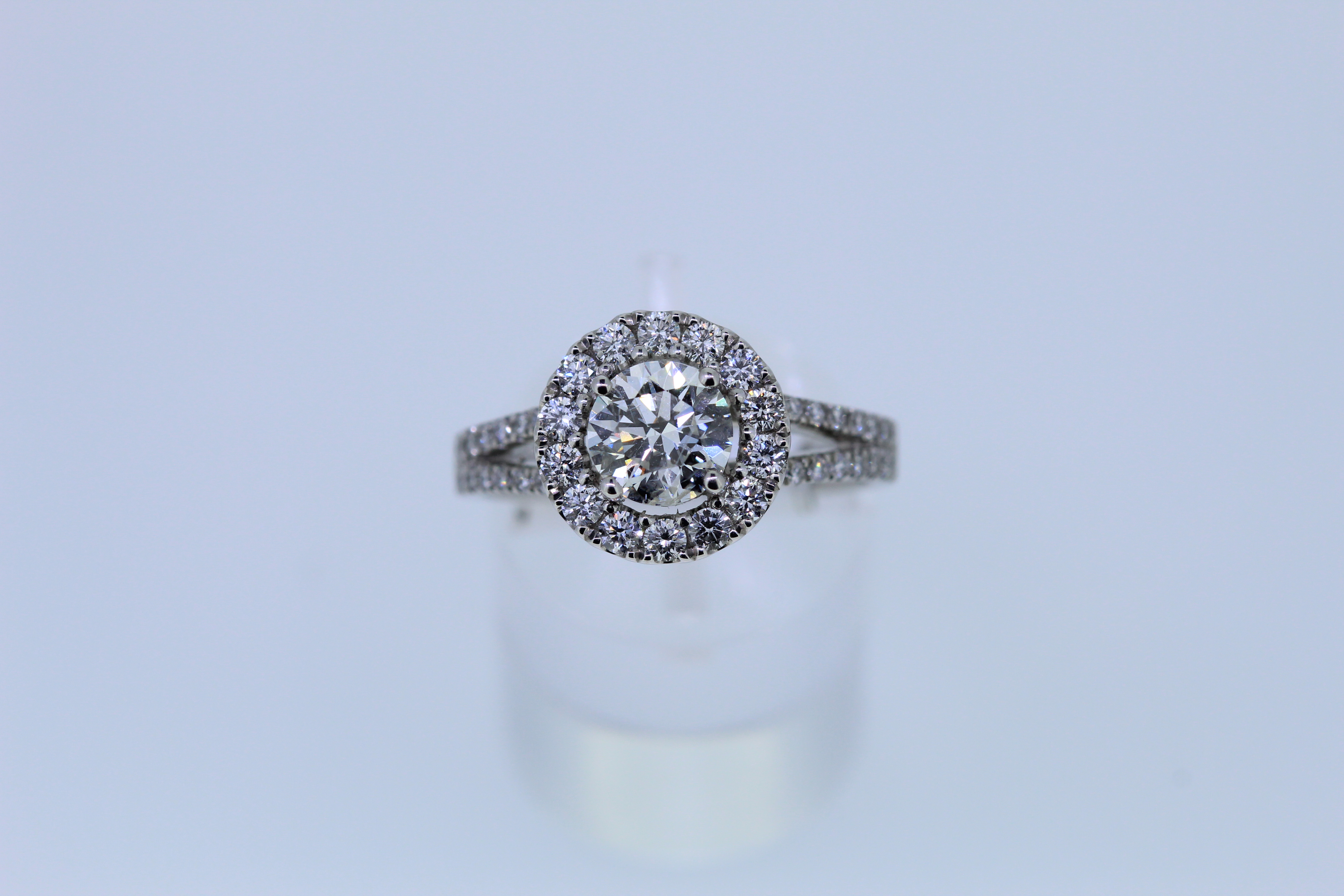 Platinum Hallmarked Diamond Set Ring - Image 4 of 7