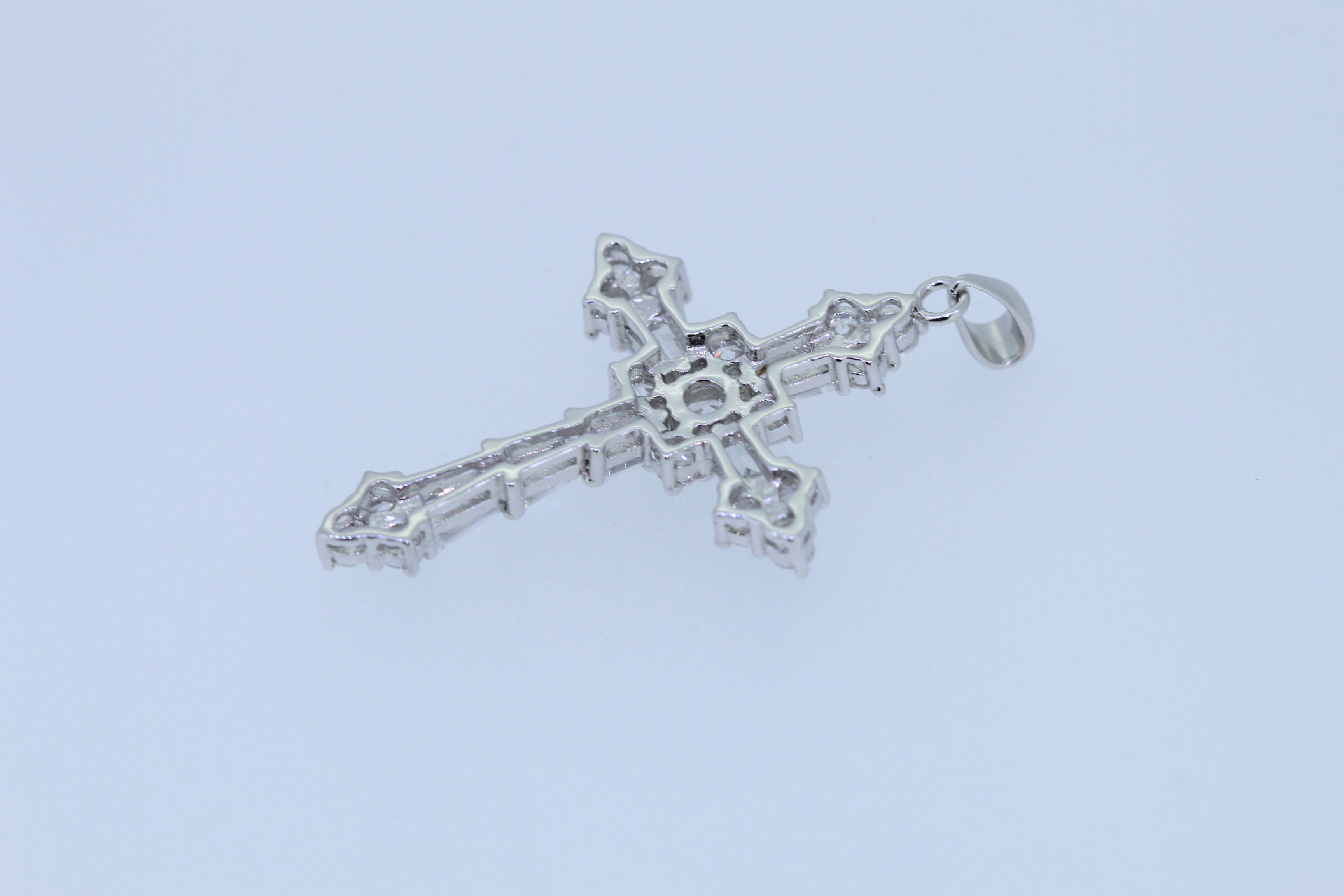 Stamped 375 Silver Cubic Zirconia Set Cross Pendant - Image 3 of 3