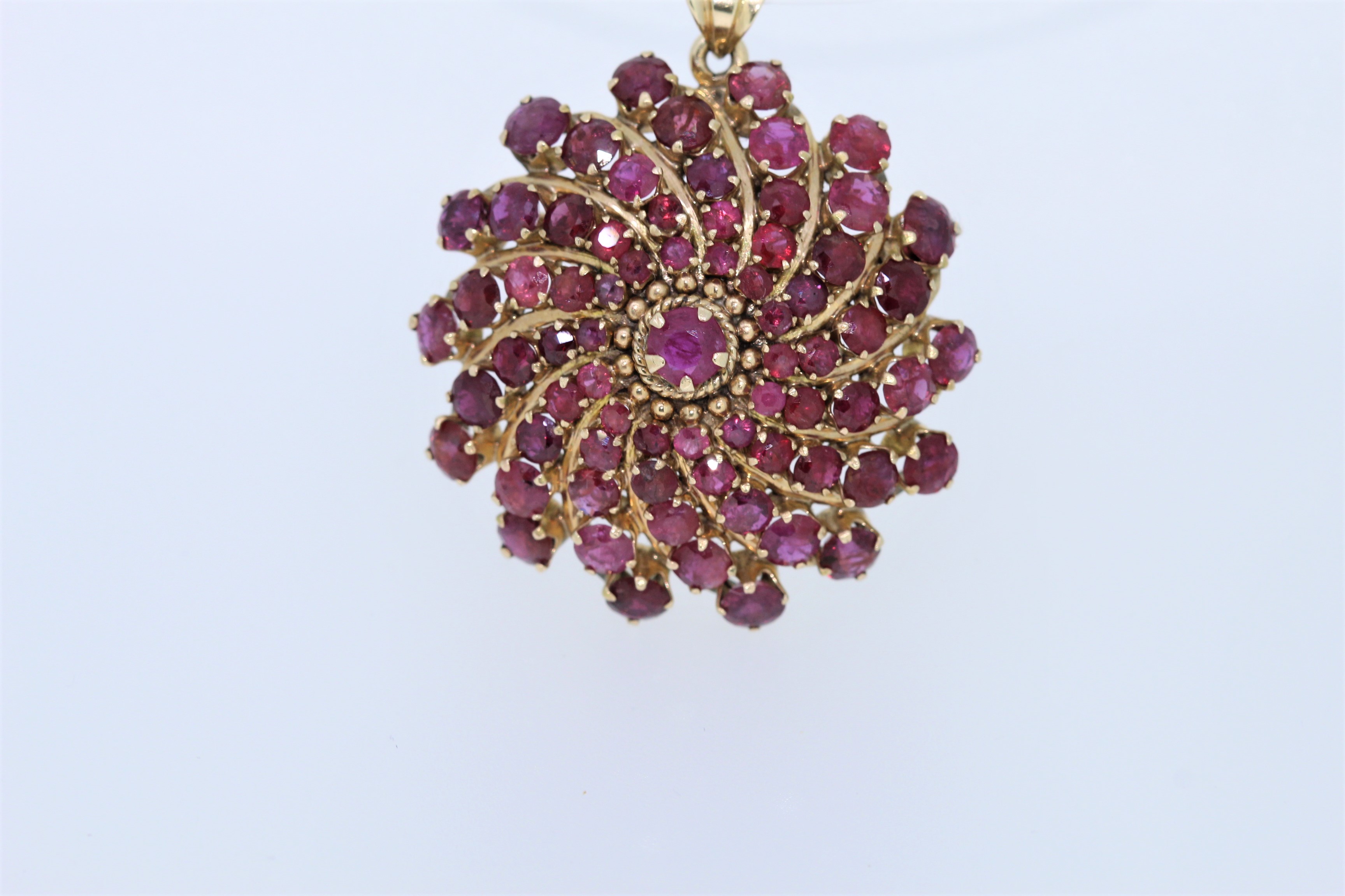 Vintage Gold Ruby Set Pendant / Broach - Image 5 of 6