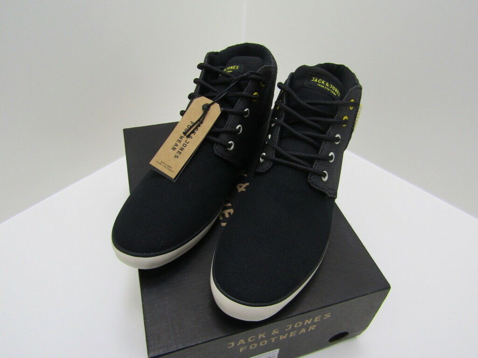 1 Pair JACK & JONES HI TOP SNEAKERS, TRAINERS. BLACK. SIZE UK 8 - Image 8 of 8