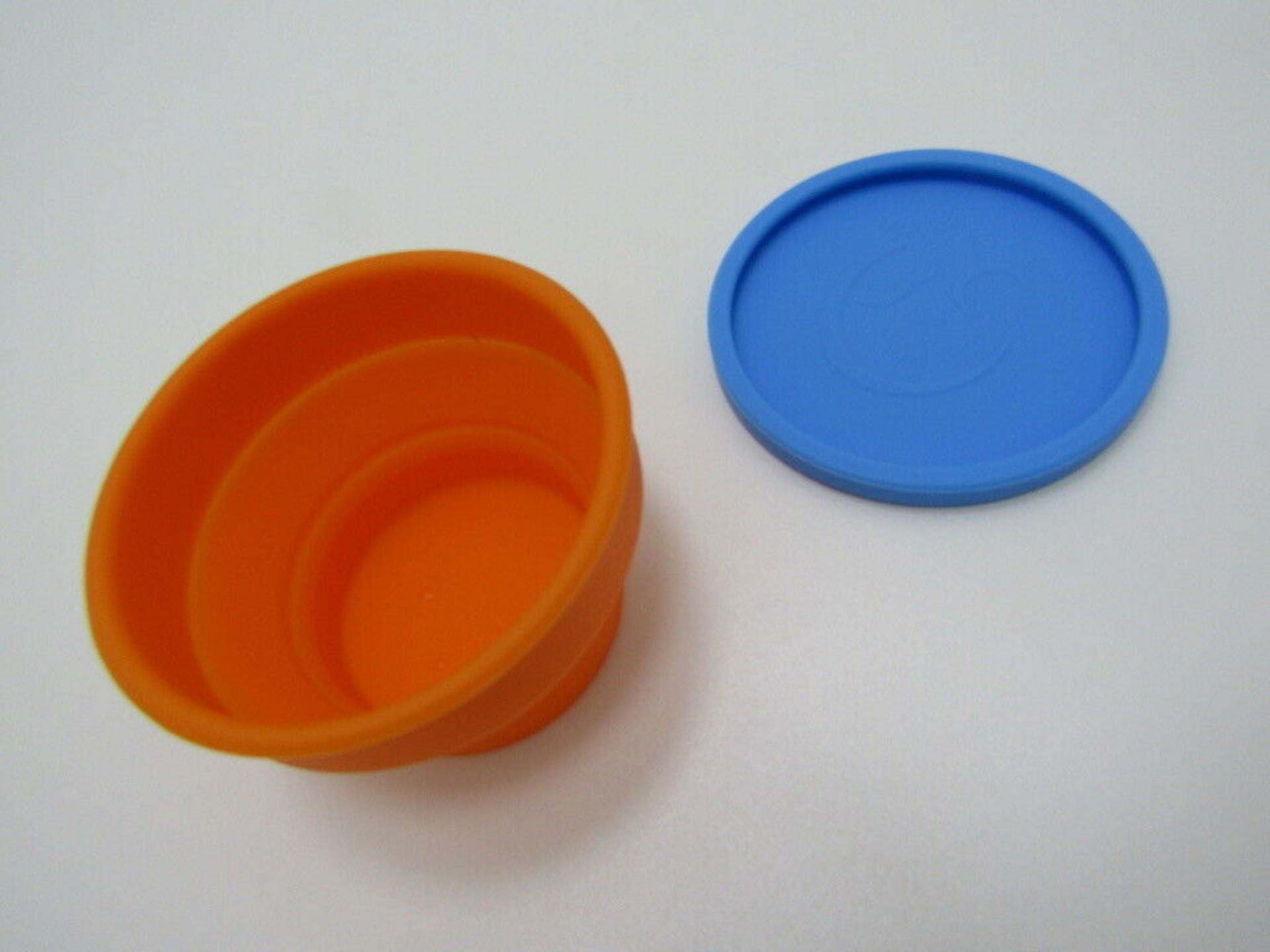 7 x Pop up cups. Various colours. - Bild 4 aus 8