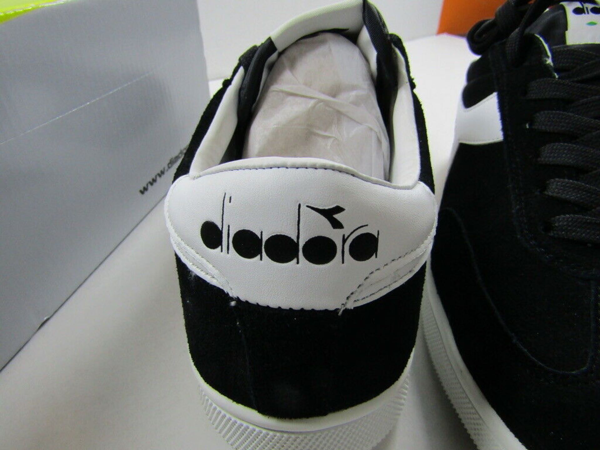 1 Pair DIADORA UNISEX FIELD GYMNASTICS TRAINING SHOES. - Image 2 of 8