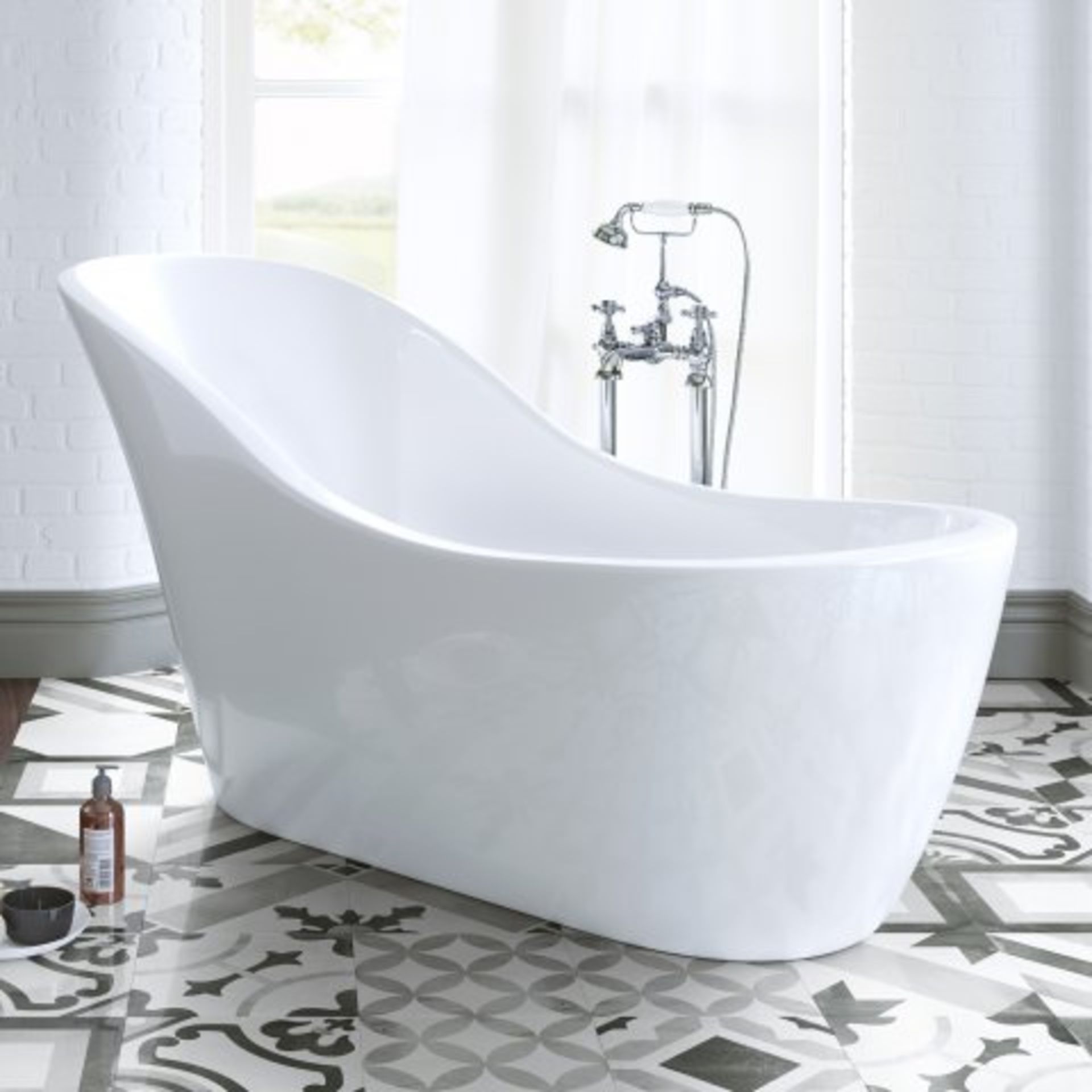 NEW & BOXED 1730x720MM Eve Freestanding Bath. RRP £2,499. BR264. This gloss white free-standi...