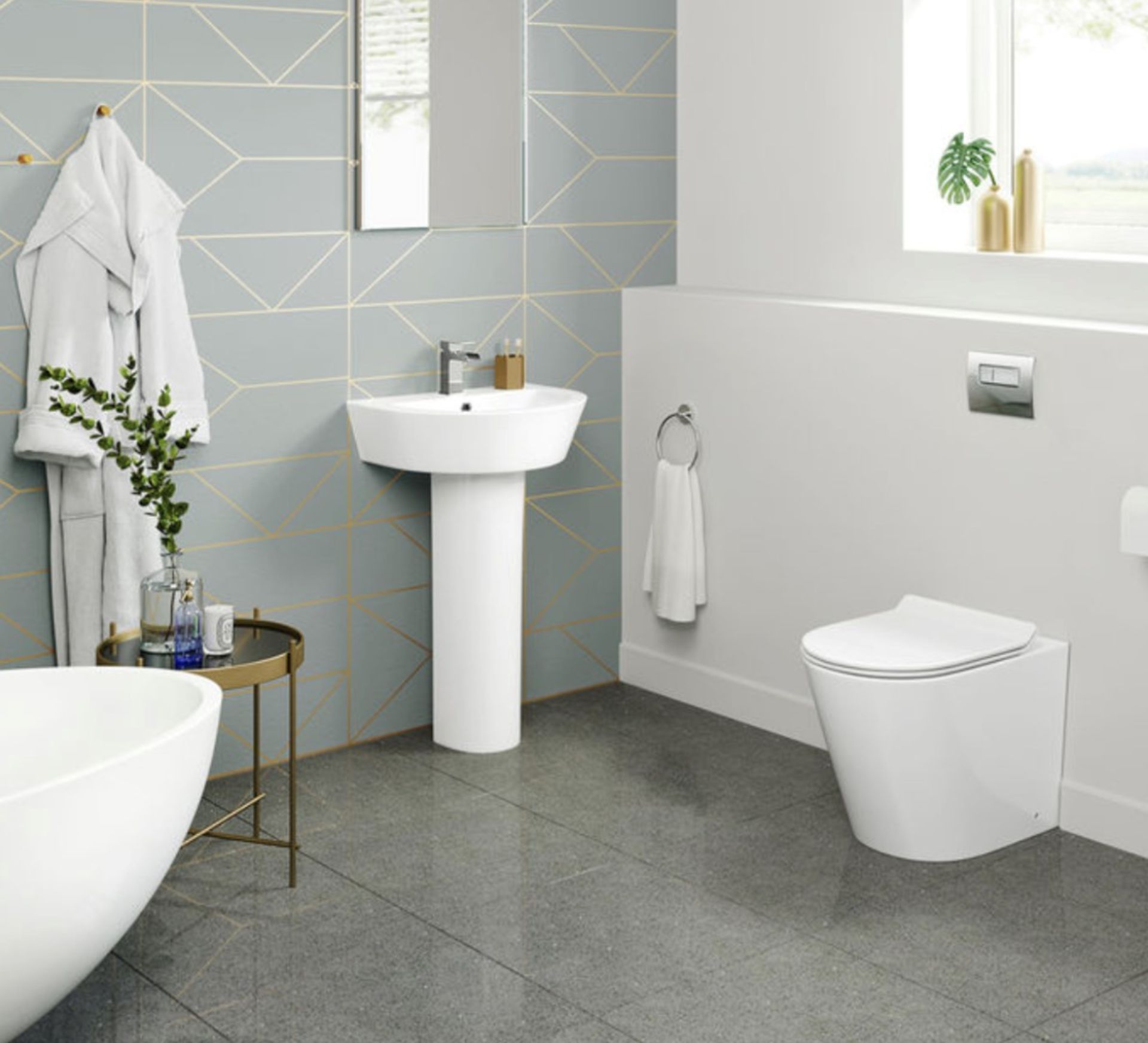 NEW & BOXED Lyon Back To Wall Toilet with Slim Soft Close Seat. RRP £349.99 Our Lyon back to ... - Image 2 of 3