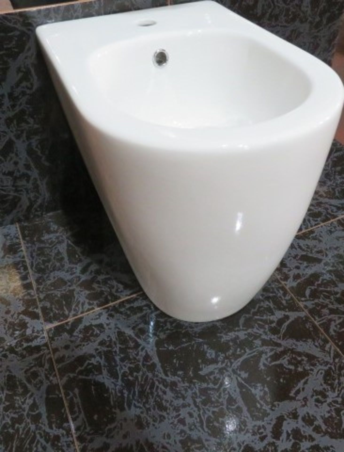 NEW (NS139) 520x360MM Contemporary Bidet, single tap hole. Ceramic Bidet.