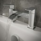 NEW (AA134) Waterfall Chrome Bath Filler.