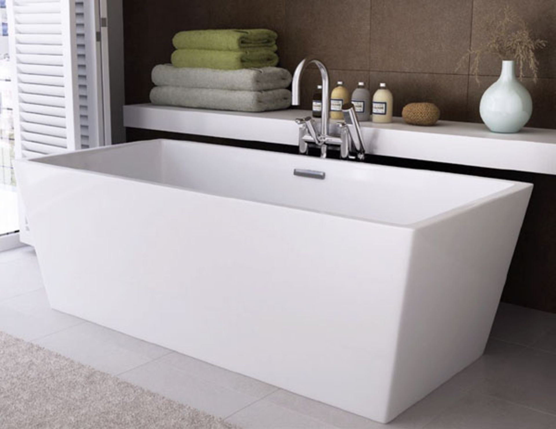 NEW (M5) 1600x800mm Hoxton Freestanding Bath. RRP £2,999.As a result of precise design Hoxton... - Image 5 of 5