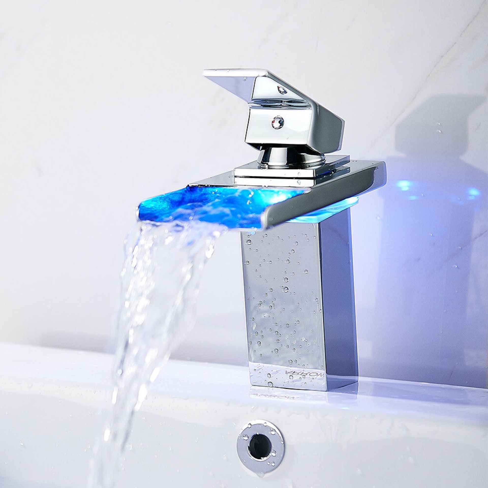NEW & BOXED LED II RGB Bathroom Taps Waterfall Basin Mono Mixer Bath Tap Single Lever Faucet. ... - Image 2 of 3