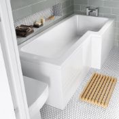 NEW (REF187) ) 1700x850mm Right Hand L-Shaped Bath. Constructed from high quality acrylic Leng...