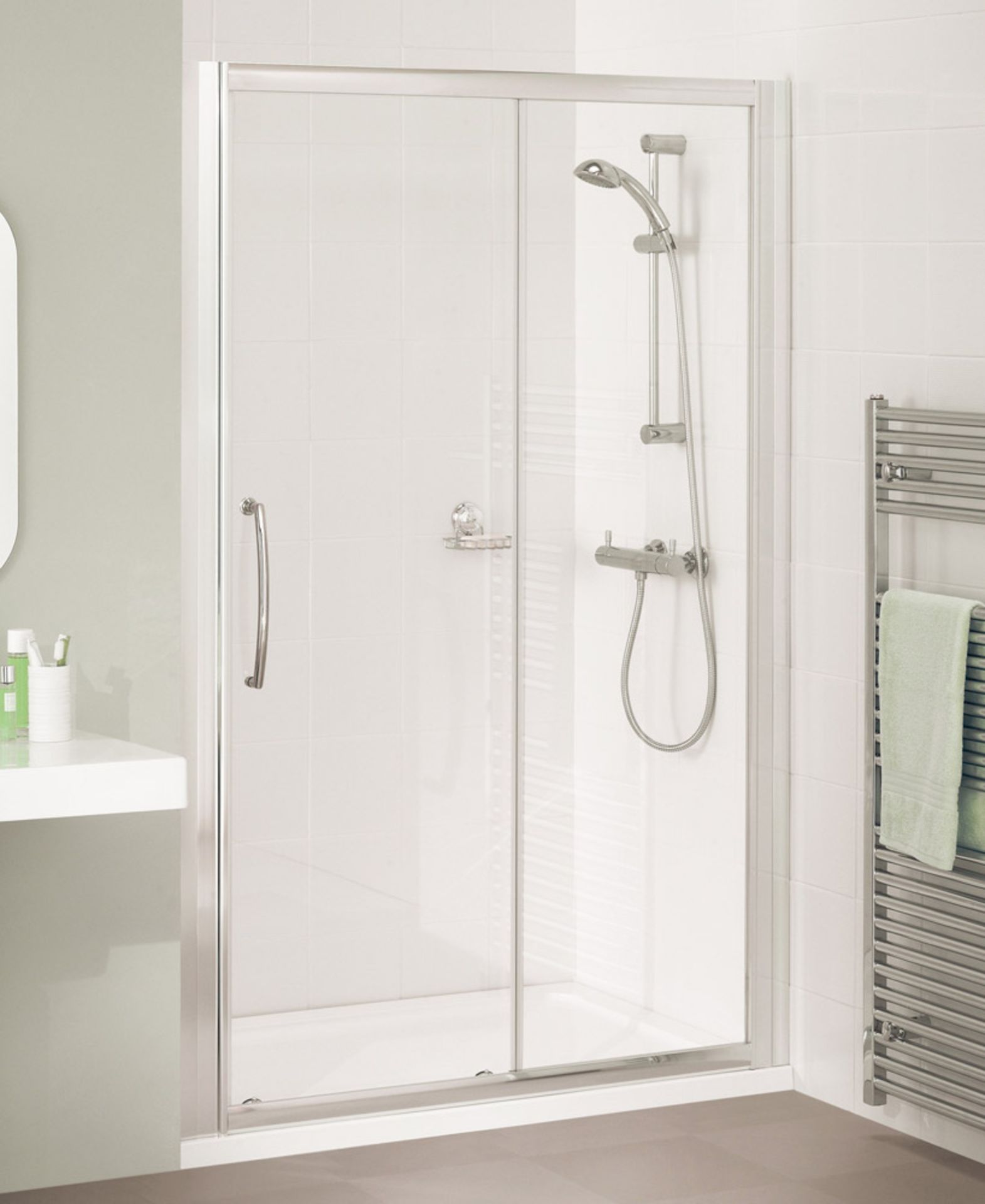 NEW (REF50) 1200mm Semi Framed Sliding Shower Door 8mm. RRP £562.99. This 1200mm wide sliding ...