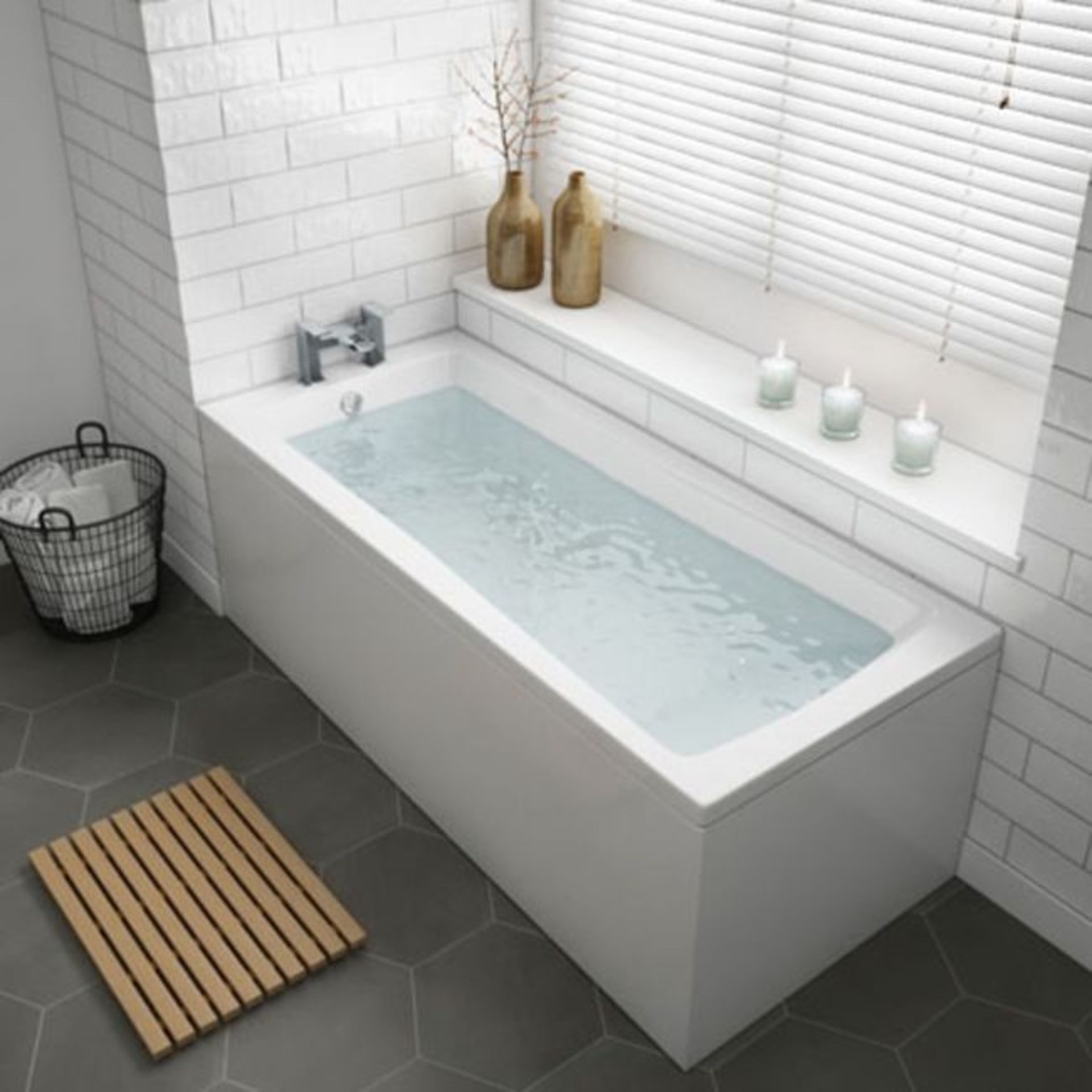 NEW 1700x700x545mm Whirlpool Jacuzzi Single Ended Bath - 6 Jets. RRP £1,299.99.Spa Experience... - Image 2 of 3