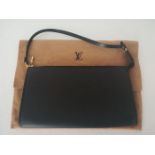 Louis Vuitton - Pochette Epi noir 24