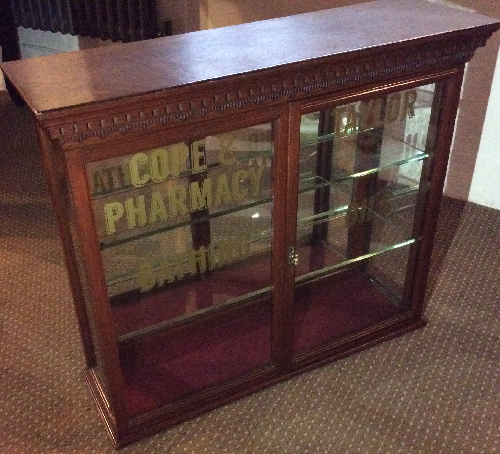 Collectable Antique 1910 mahogany Pharmaceuticals shop cabinet Cole & Taylor - Image 4 of 11