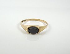 9 yellow gold ring with Onyx