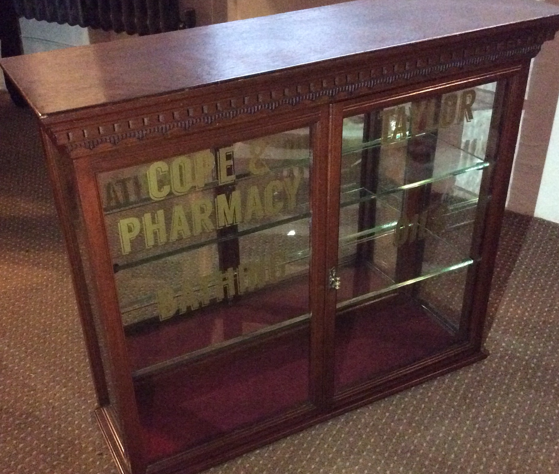 Collectable Antique 1910 mahogany Pharmaceuticals shop cabinet Cole & Taylor - Image 2 of 11