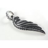 Silver pendant wing shaped with Onyx