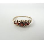 9 K gold ring with Garnet