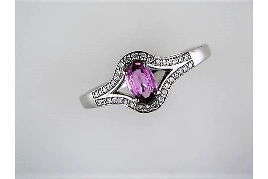 A Pink Sapphire Ring - Image 2 of 2