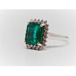 GIA Certified 2.75 ct Natural Emerald and Diamonds 18K White Gold Ring