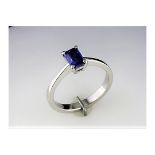 A Kyanite Solitaire