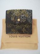 Louis Vuitton- Portfeuille Dentelle