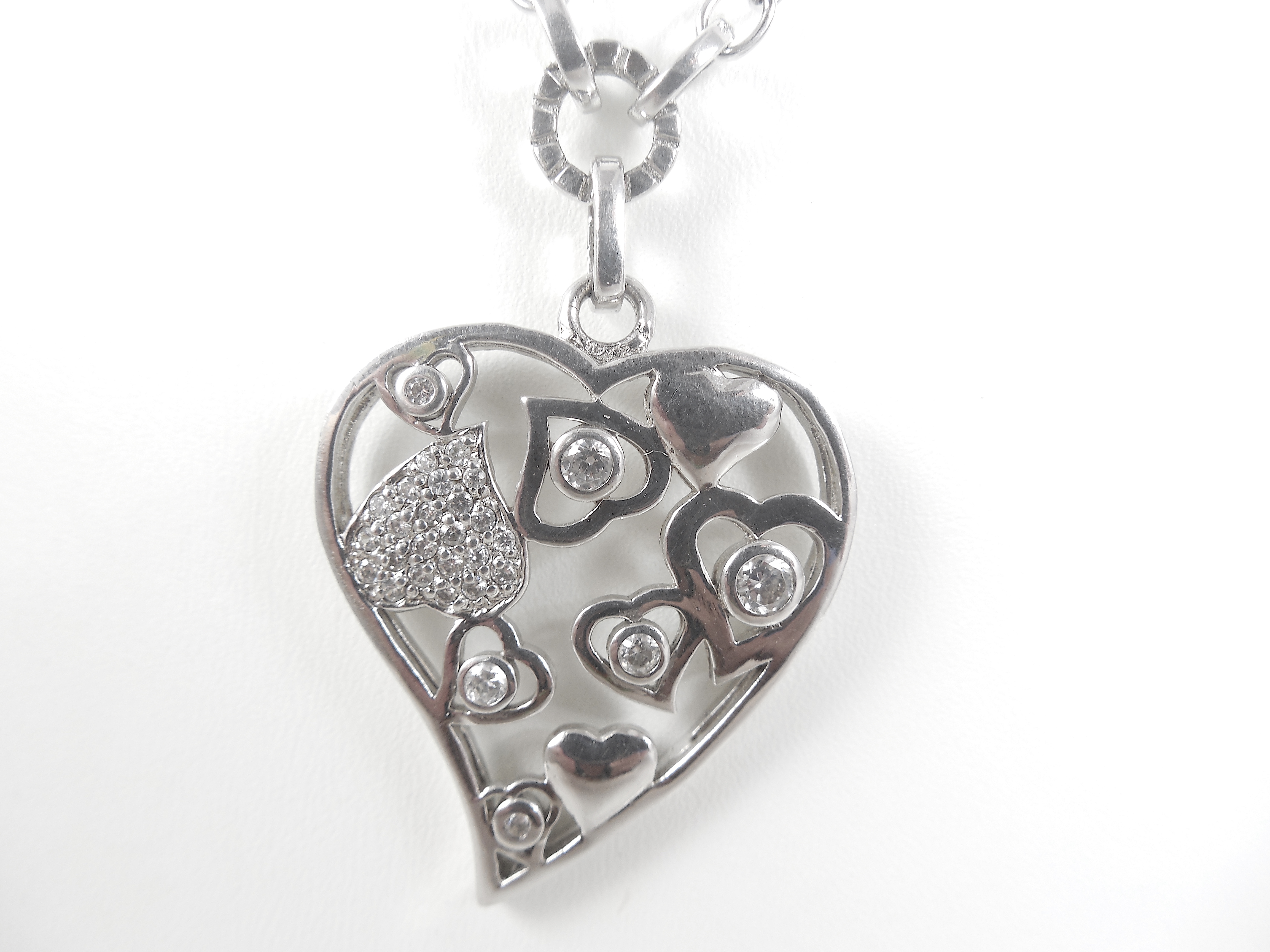 Heart shaped silver neklace - Image 3 of 4