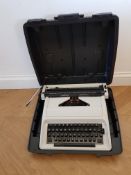 Retro Typewriter with case