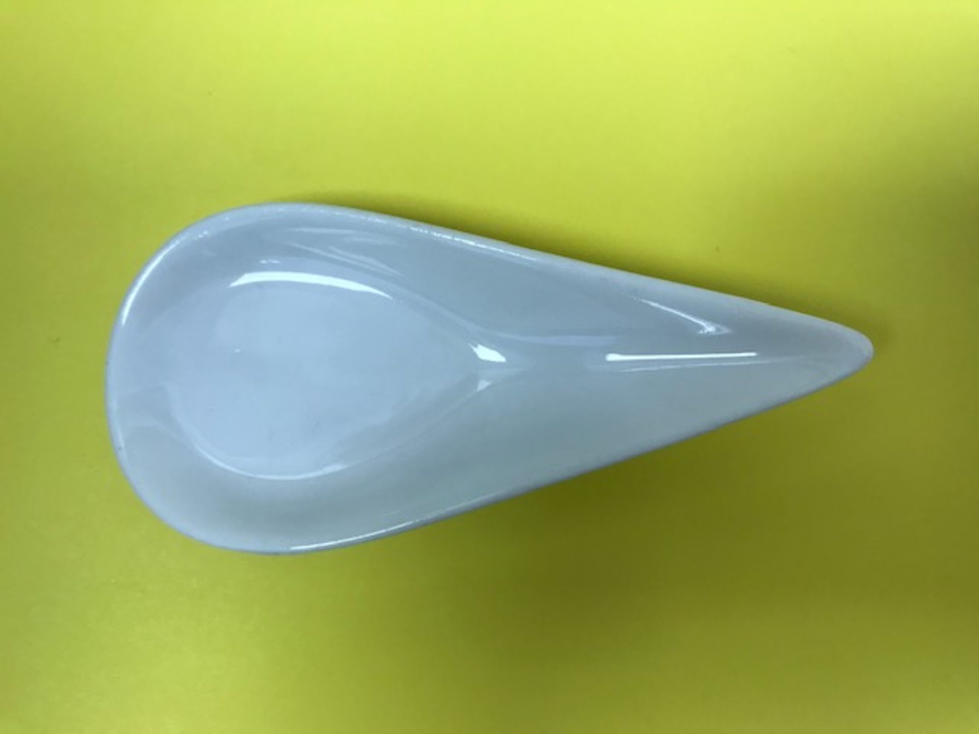 480 x NEW teardrop spoons White - Image 2 of 4