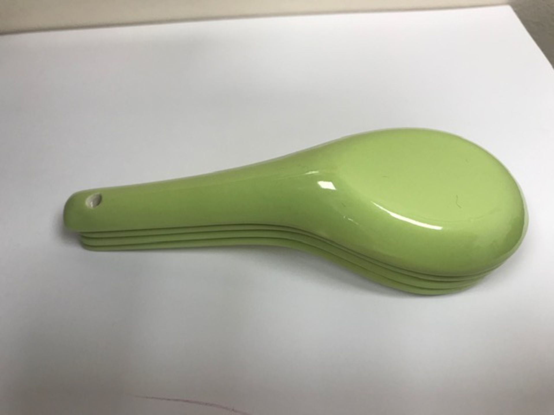 100 x pale green chinese spoon - Image 3 of 4