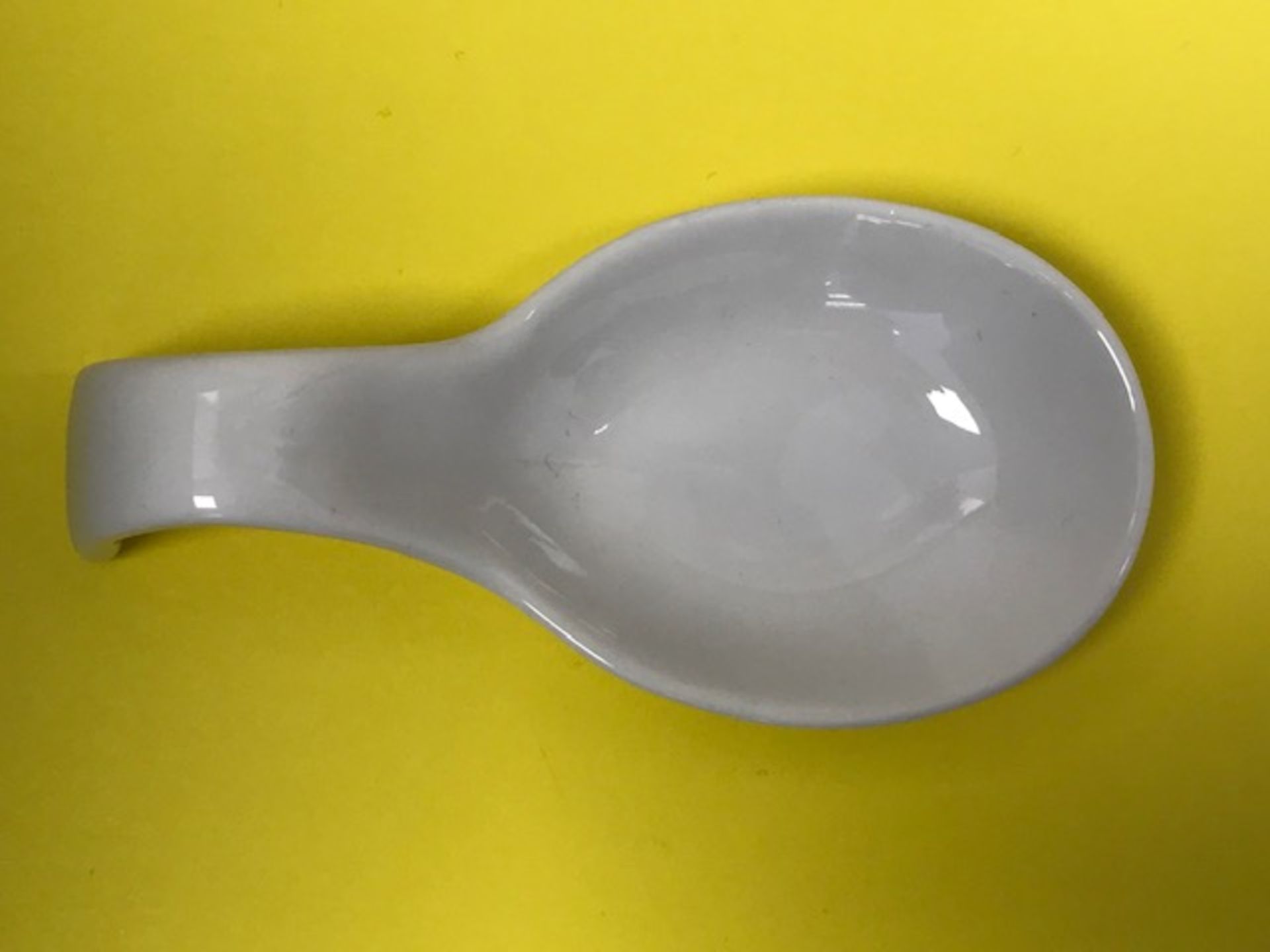 480 x NEW white bridge canape spoon - Image 2 of 4