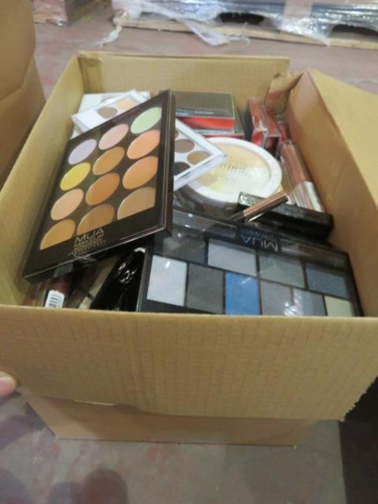 (Z97) Circa. 200 items of various new make up acadamy make up to include: highlight perfection,... - Image 2 of 2