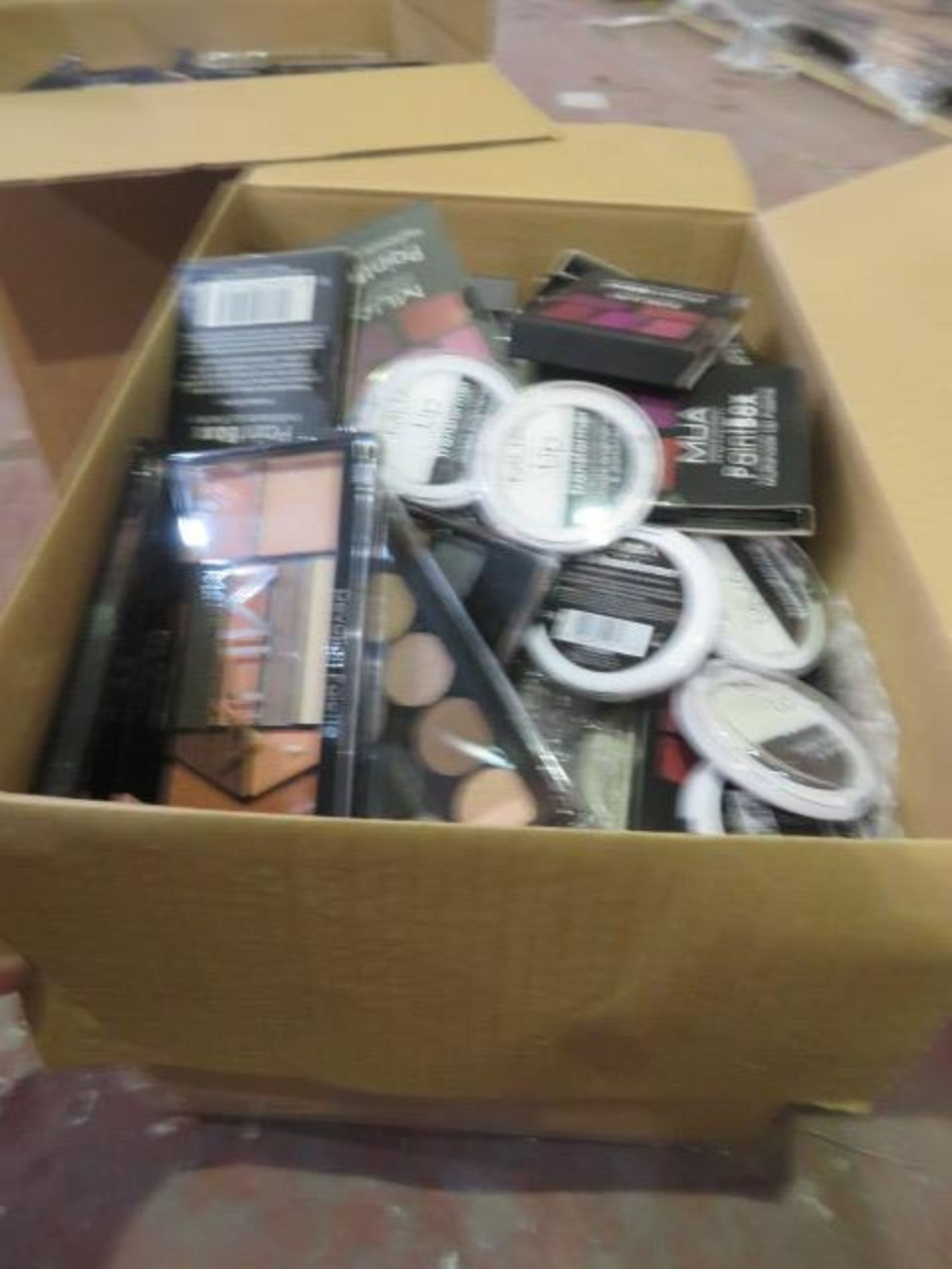 (Z94) Circa. 200 items of various new make up acadamy make up to include: lip transformer, devo... - Image 2 of 2