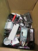 (Z136) Circa. 200 items of various new make up acadamy make up to include: barry m concealer pa...