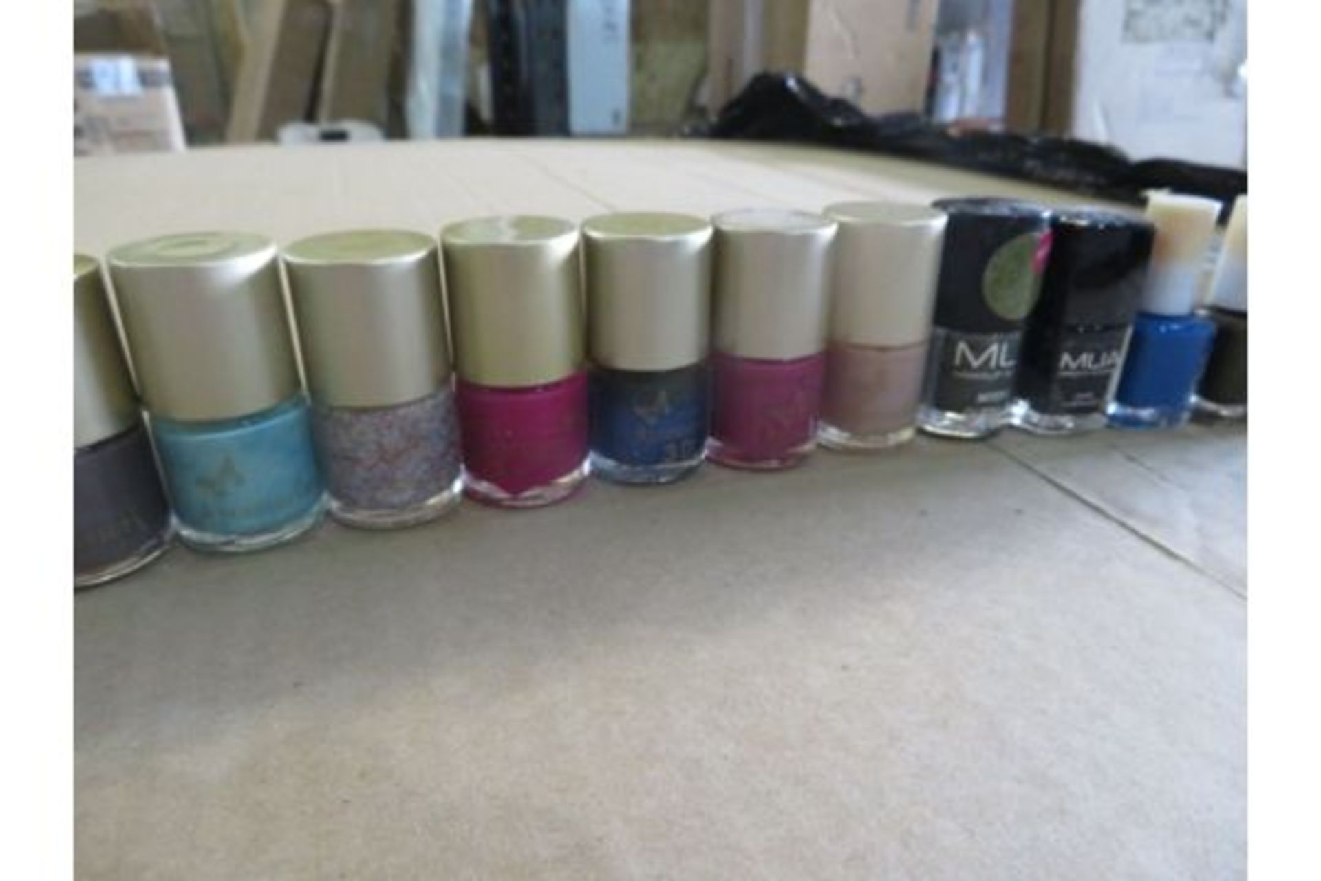 40,150 x Various nail varnish. Includes a selection of colours and styles. - Image 2 of 12