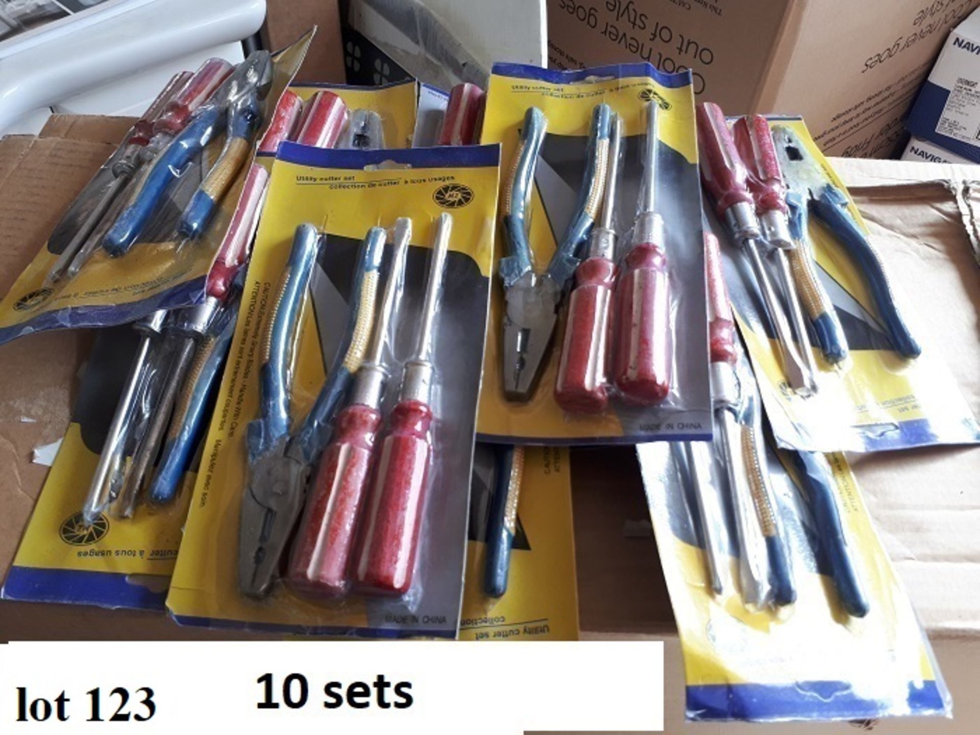 10 sets of tools, (plier & 2 screw drivers)