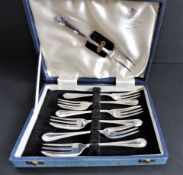 Mappin & Webb Silver Plated Cake Set